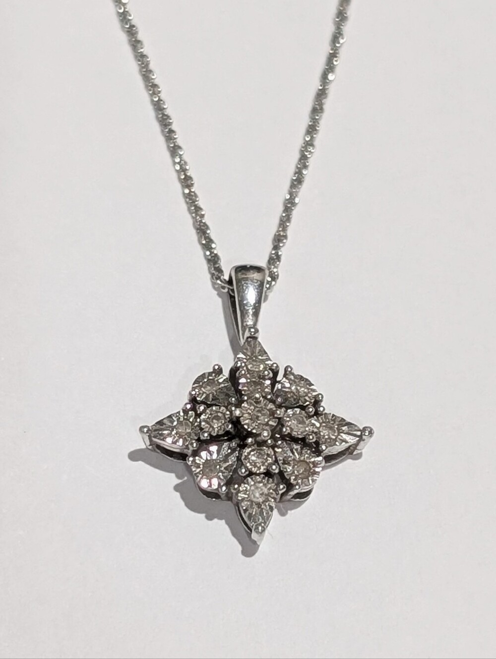 Beautiful Sterling Silver .41cttw Genuine Diamonds Starburst 18" Necklace Signed